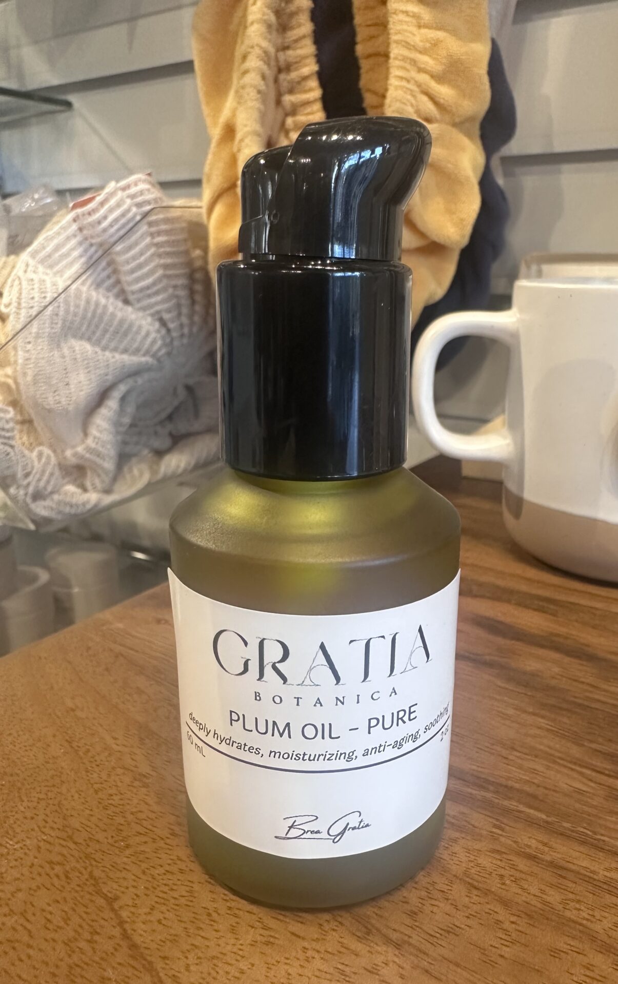 Plum oil, organic and extra virgin